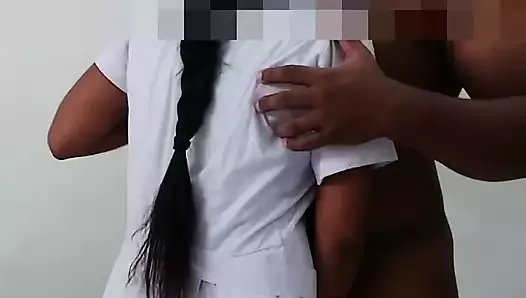 Шри-ланкийская студенческая пара занимается сексом после школы