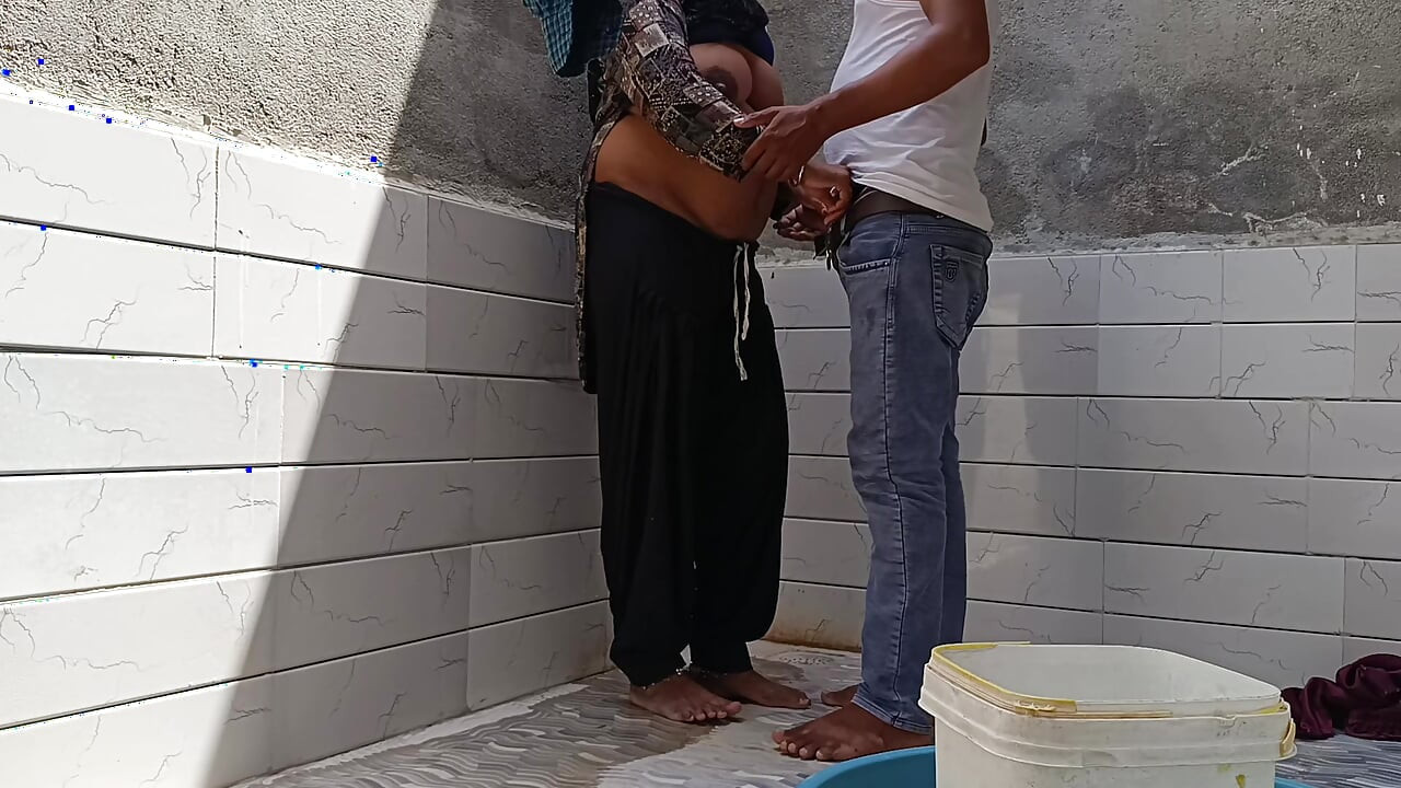 Pati Bahar Gaye the padosi