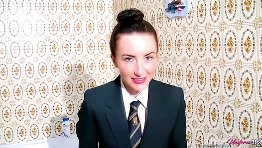 Kamar mandi kampus 1 menampilkan Sophia Smith