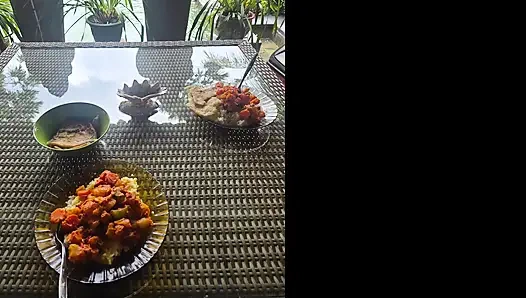 Jade topless lagi masak