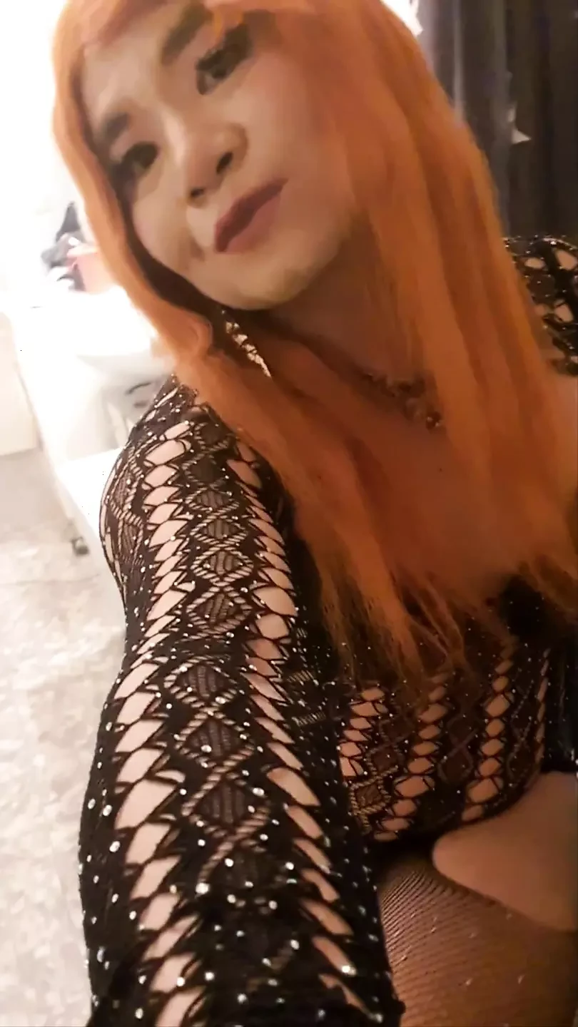 Mala sissy puši