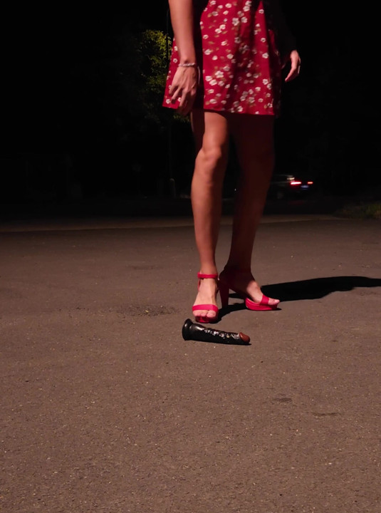 Sissy fucks her ass outside PART 1