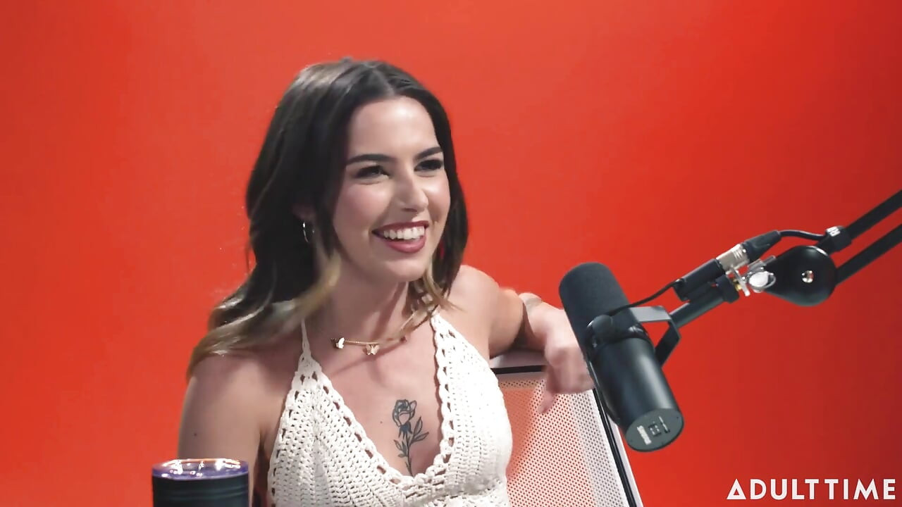 Titreme Kraliçesi Chanel Camryn | Adult Time Podcast