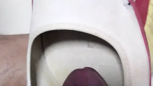 Okul ayakkabısında boşalma bölüm 2