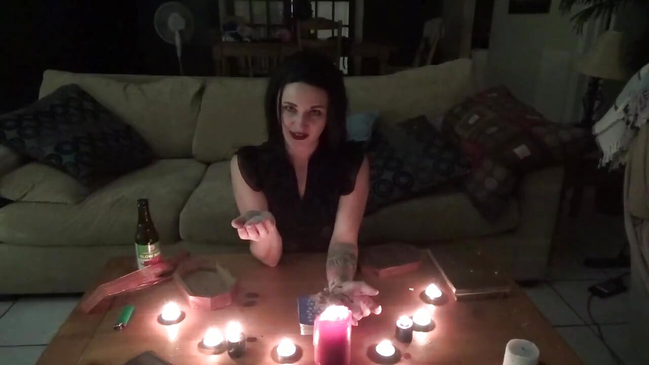 Futai cu mintea satanicului Tarot