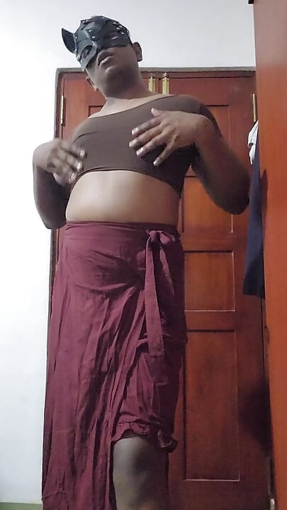 Sri Lankan Sissy Girl Ash Perera Showing Her Body