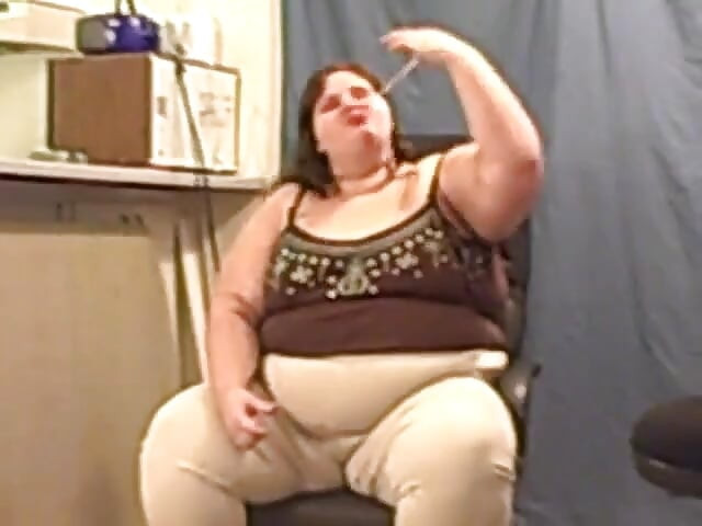 Ssbbw Angie do żucia i dmuchania gumy dla ciebie