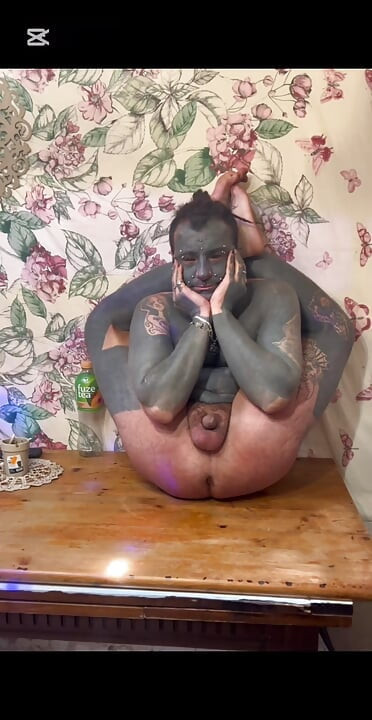 Naked Stretching Day