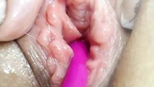 Her Pussy Got Wet Getting Orgasm and Squirting, Close-up