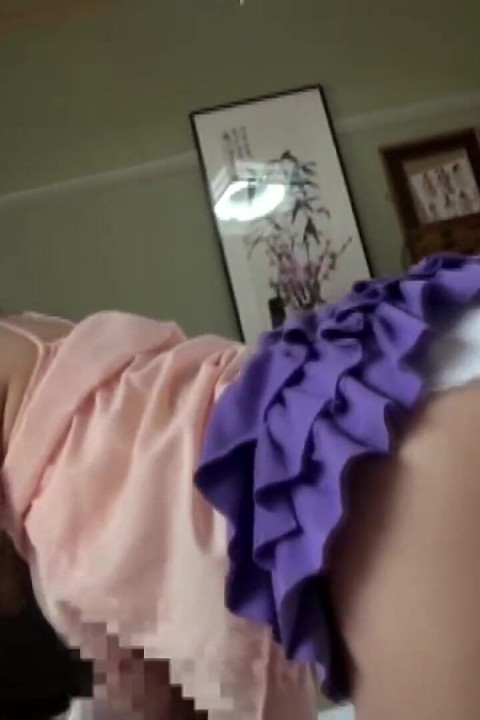 Devil Tease. Gadis-gadis dengan rok pendek yang genit berbisik untuk lebih banyak, pelajaran rahasia mengubah rasa penasaran menjadi gerakan yang berani. - Bagian 12