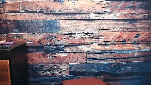 Разрываю желтый летний костюм