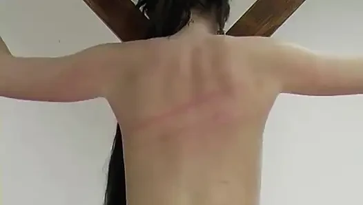 Suzimorgan spanking maschine - nackte auspeitschung