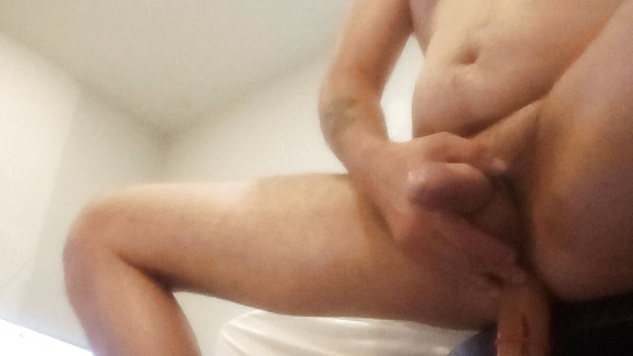 Aku baru saja mulai menggunakan dildo mantan pacar