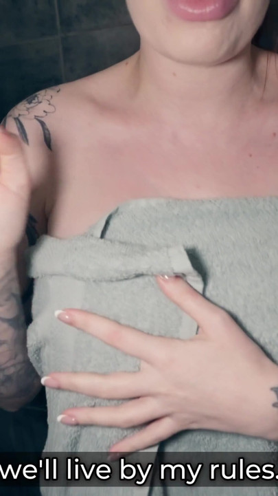 Madrasta compartilha a cama como minha nova colega de quarto - Tori Mur - MURSTAR | Clipe 1