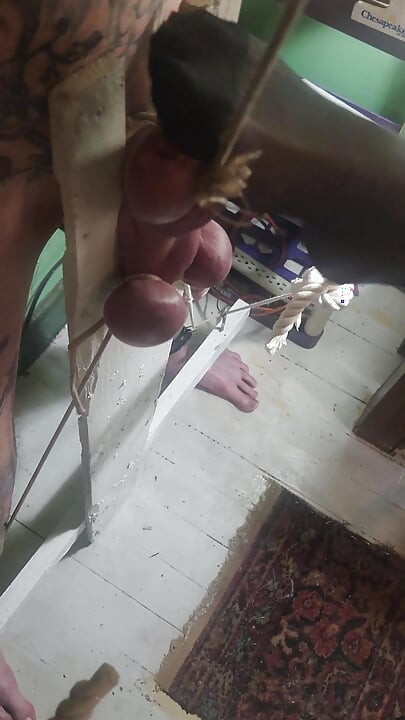 好女孩，邪惡的十字架，踢蛋，第二部