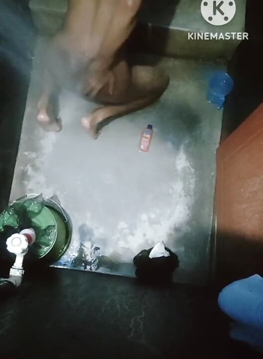 Bathroom Me Masti Time