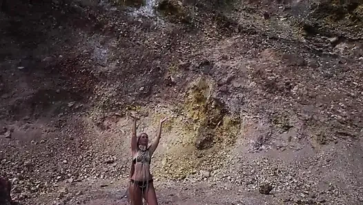 Другие страны танец в Холмах