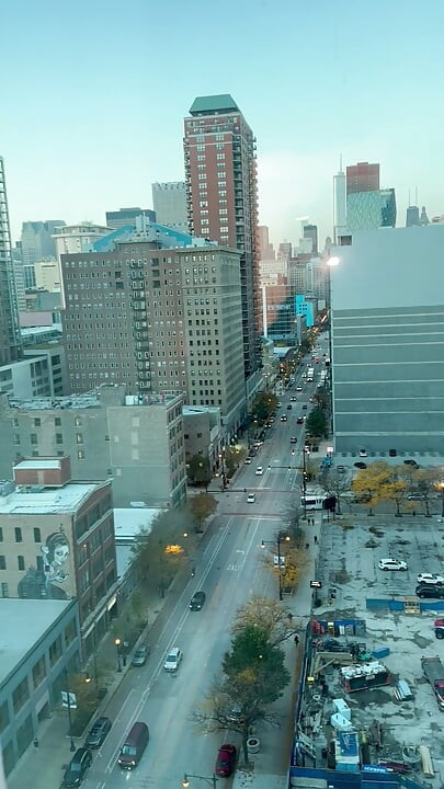 Gozou dentro da buceta dela no centro de Chicago!