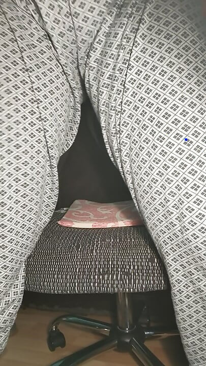 Big Dick Gay cums first thing in the morning