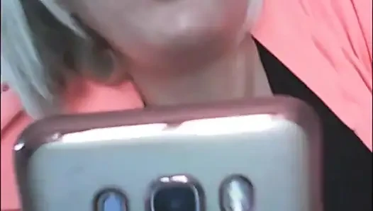 Aku bersumpah dengan temanku Nicoletta Embassi, menunjukkan payudaraku dan benar-benar berbicara vulgar. Kami adalah dua teman nakal