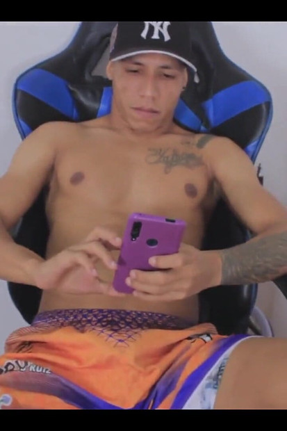 Vollbusige besucht ihren schwager und sie haben sex ohne