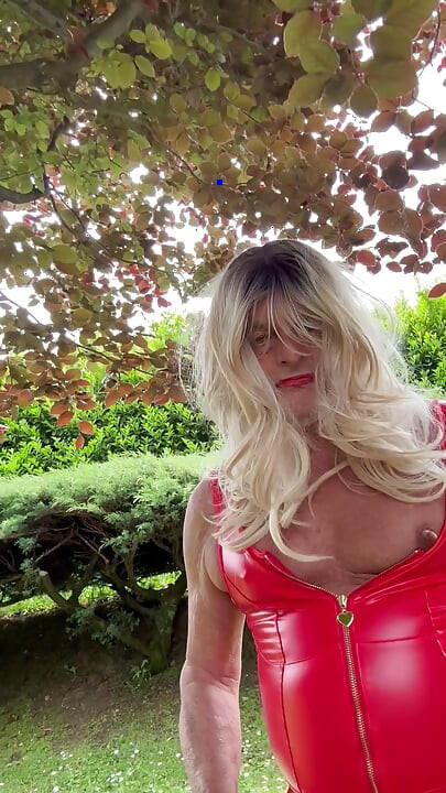 Shemale kassy54 plug anal