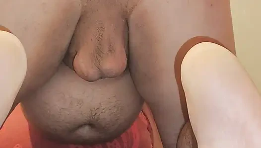 Cewek nakal di-fisting sama majikannya