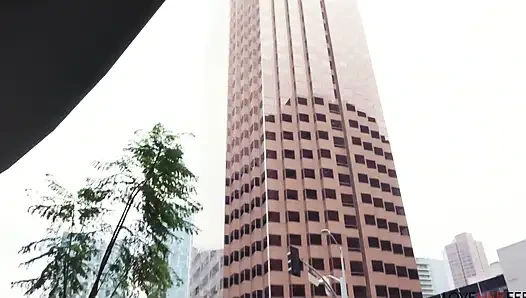 Brooklyn Chase занимается шлюховатым фут-фетишным сексом в ее офисе