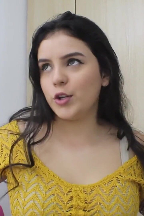 My Stepsister Gives Me a Delicious Blowjob in Exchange for My Car