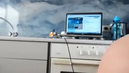 Sexy Dea Twerking on Live Streaming