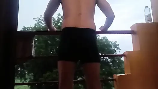 Yağmur güzel hava balkonda çıplak Hintli d si boy