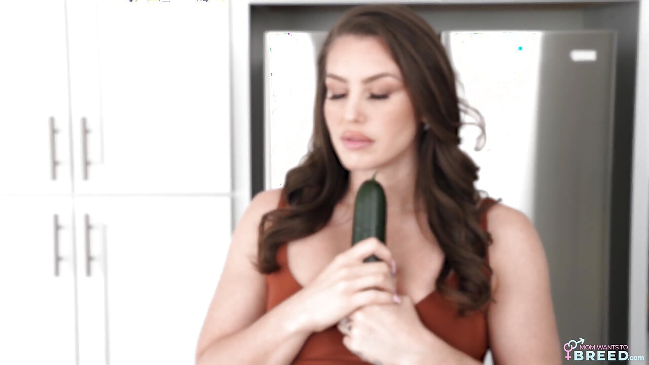 Stepmom wants my meat more than her veggies - s3:e4