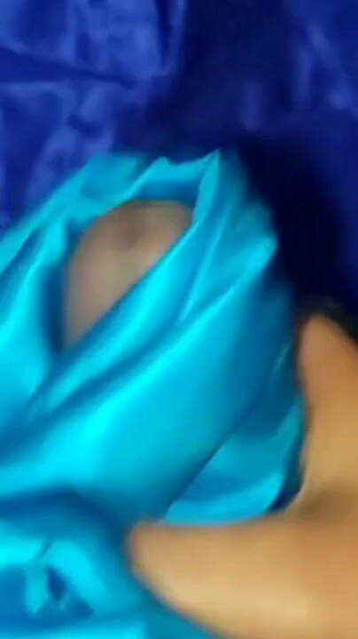 Satin silk handjob porn - Satin blue lehnga handjob of neighbour (139) | Clip 1