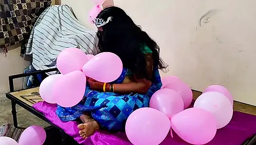 Ibu rumah tangga India pada hari ulang tahunnya