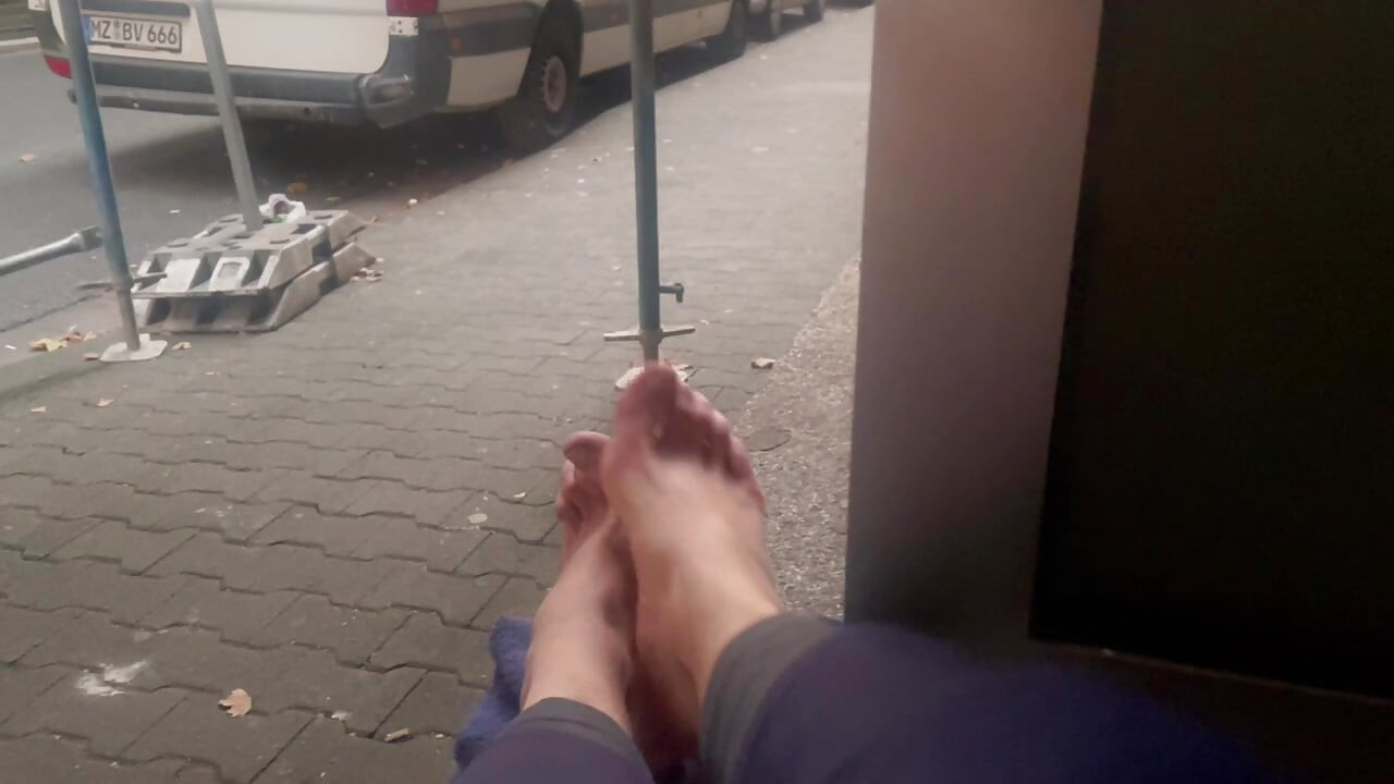 Even without paint, my feet look good