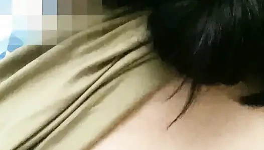 Lezzetli sikiş arkadaşı azdığında, onu dölle besliyor