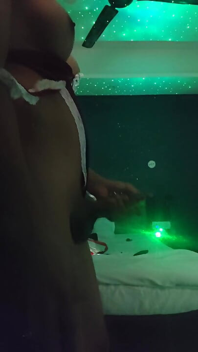 Indisk Desi Shemale danser og leker med den enorme kuken hennes