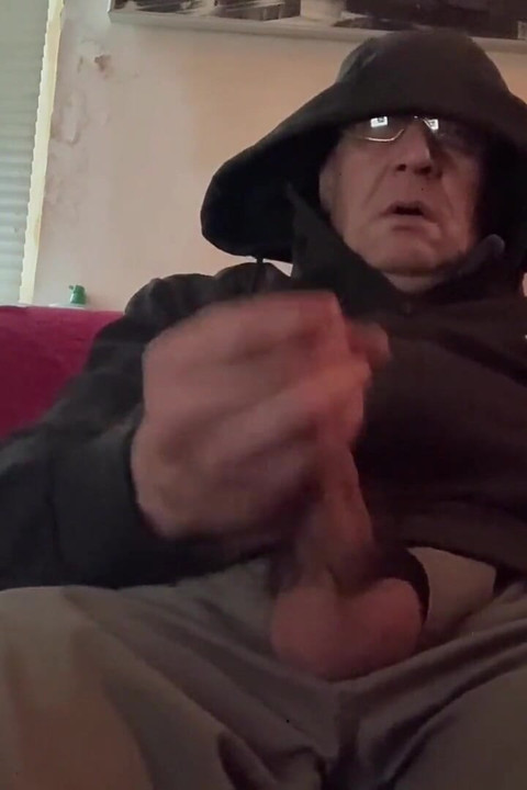 Tamamen giyinmiş mastürbasyon