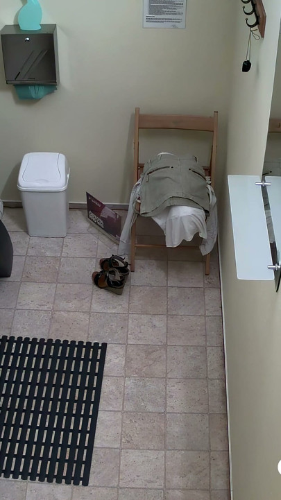 Czech Solarium 322: Mature Lady's Sultry Solarium Show