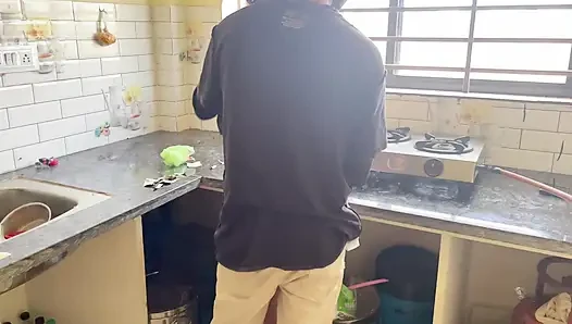 Unutulmaz mutfak seksi (Hintçe ses kaydı)