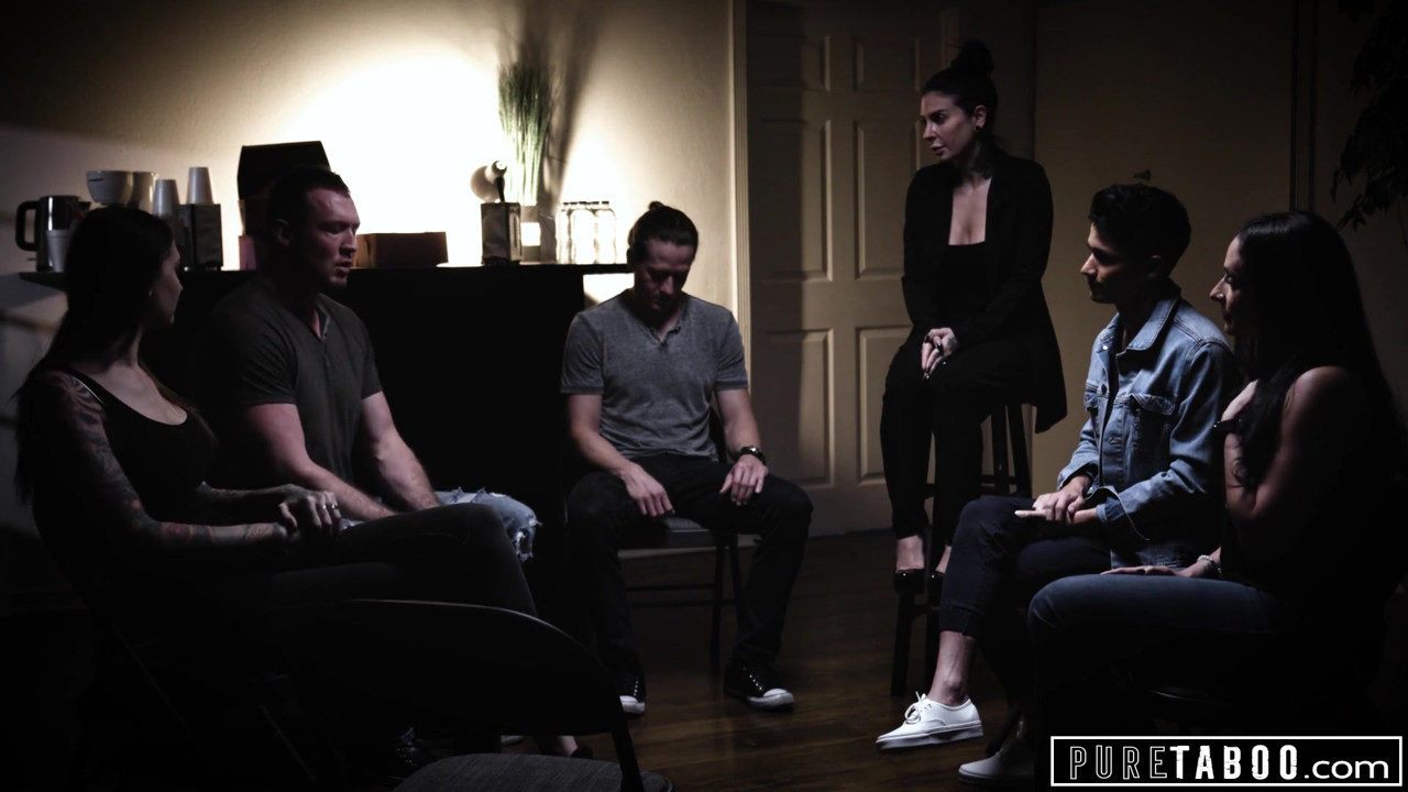 純粋なタブー、セクシートランスガールが悲しみの男をやる