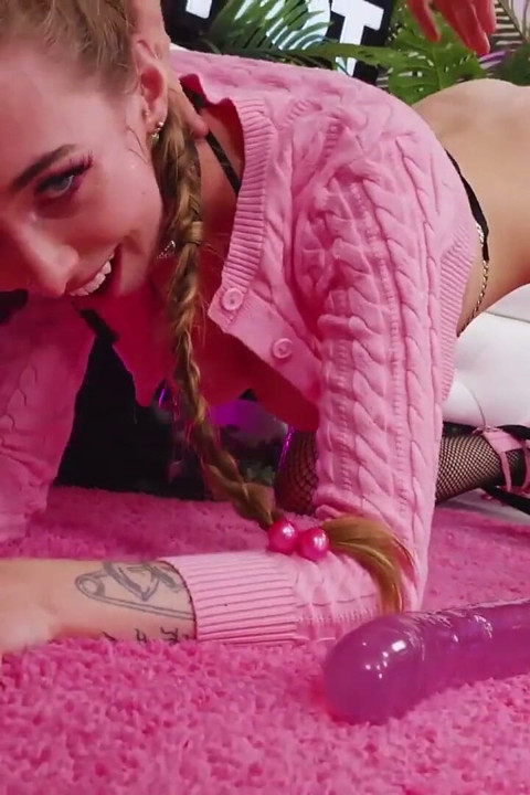 Breezy Bri Sucks, Fucks and Gets Glazed
