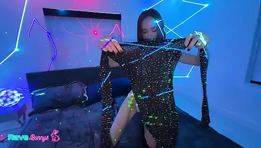 Christina Sage şehvet dolu bir karşılaşmada dj'e hükmediyor!