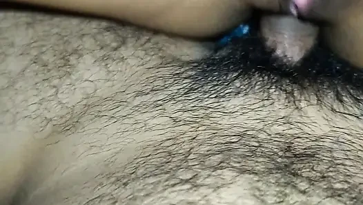 Vücutlu genç komşu ilk anal deneyimini yaşıyor