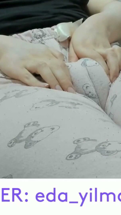 CAMEL TOE- MASTURBATION IN PAJAMAS- PUFFED PUSSY- SWOLLEN PUSSY- BIG PUSSY- TURKISH PORN- TURKISH MILF | Clip 1