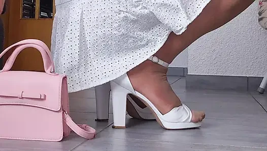 Xunami ile seksi yüksek topuklu ve naylon çorap