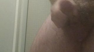 Dușul se masturbează
