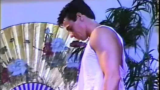 Klasik kıllı amcık domalma pozisyonunda sikişiyor