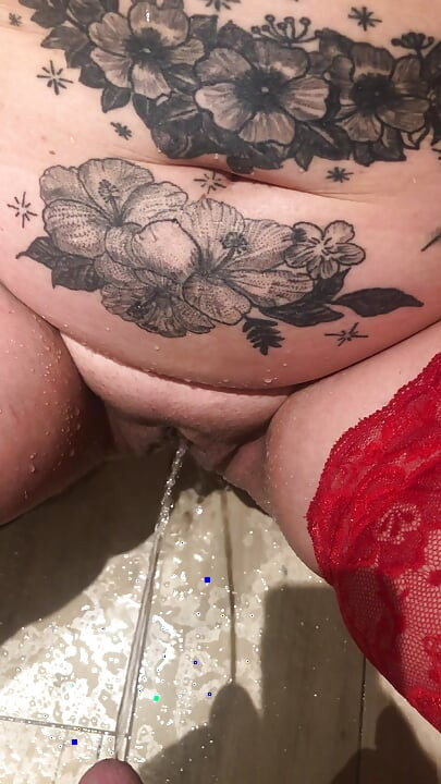 Pissing and fingering