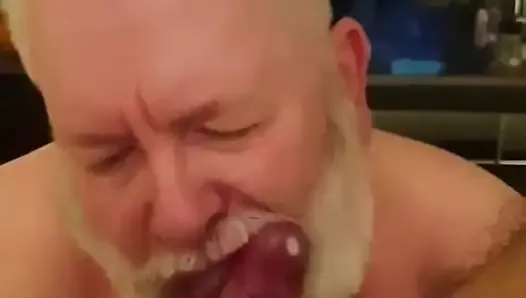Silver daddy's tongue makes his boy cum